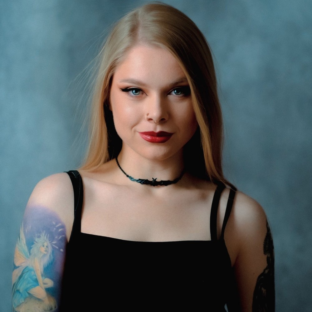 Meet your Posher, Alexandra